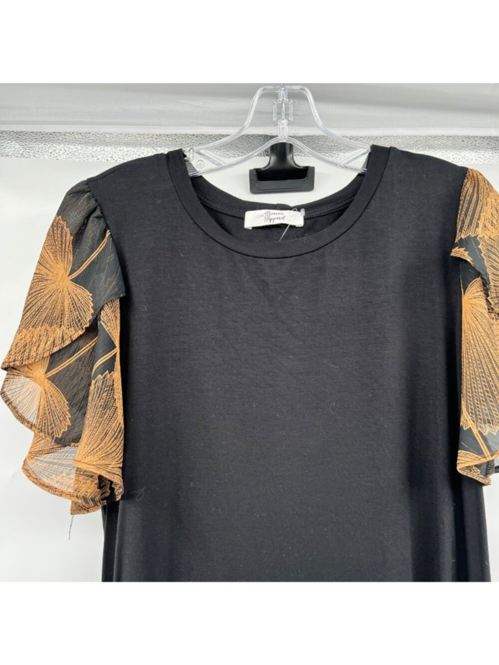 Beacon Apparel Womens Top Short Petal Sleeve Black/Multi Size Large - Picture 2 of 9